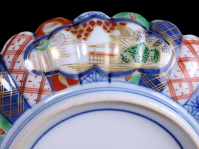 大聖寺伊万里　金襴手　紋章に菊花皿 　5寸皿　CYx