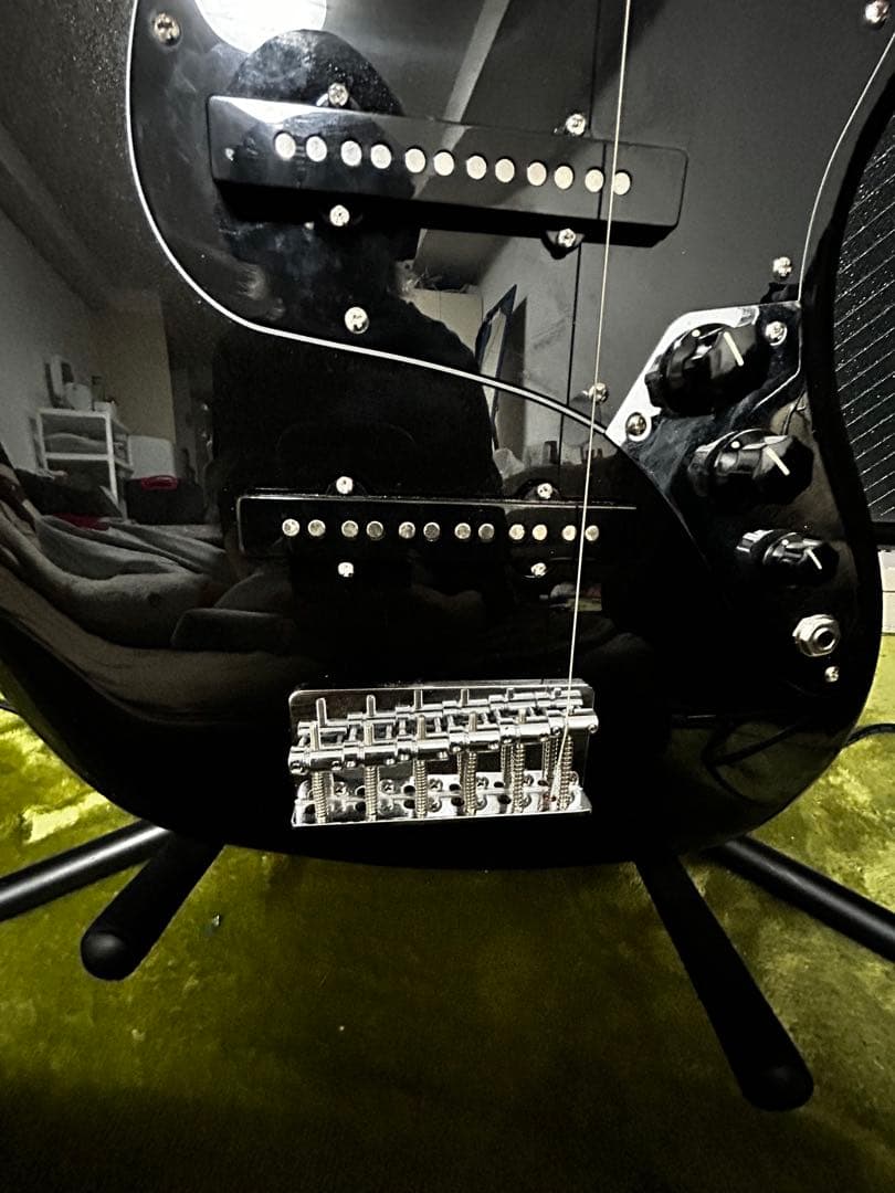 SQUARE 6弦ベース スクワイヤー