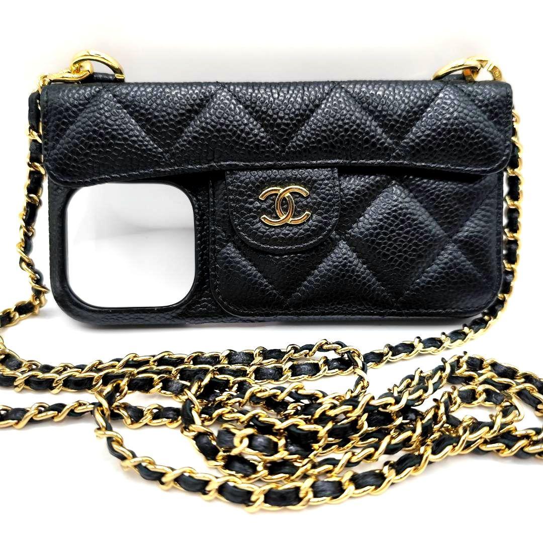 現行極美品！シャネル iPhone14Proスマホケースキャビアスキンマトラッセ