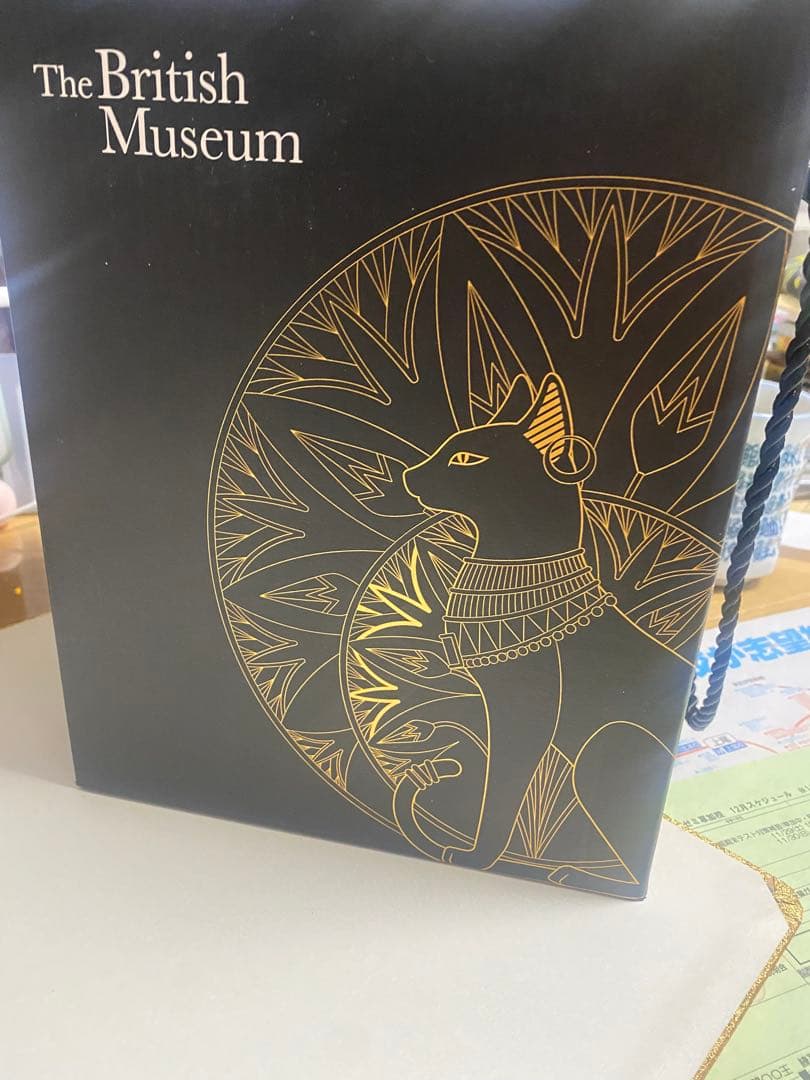 バステト女神 黒猫 タッチセンサー式イオンボール