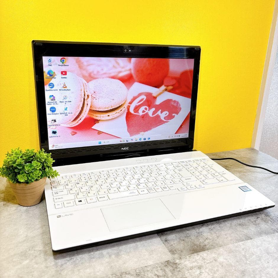 可愛い白❣カメラ付き NECすぐ使えるノートパソコン Windows11 初心者