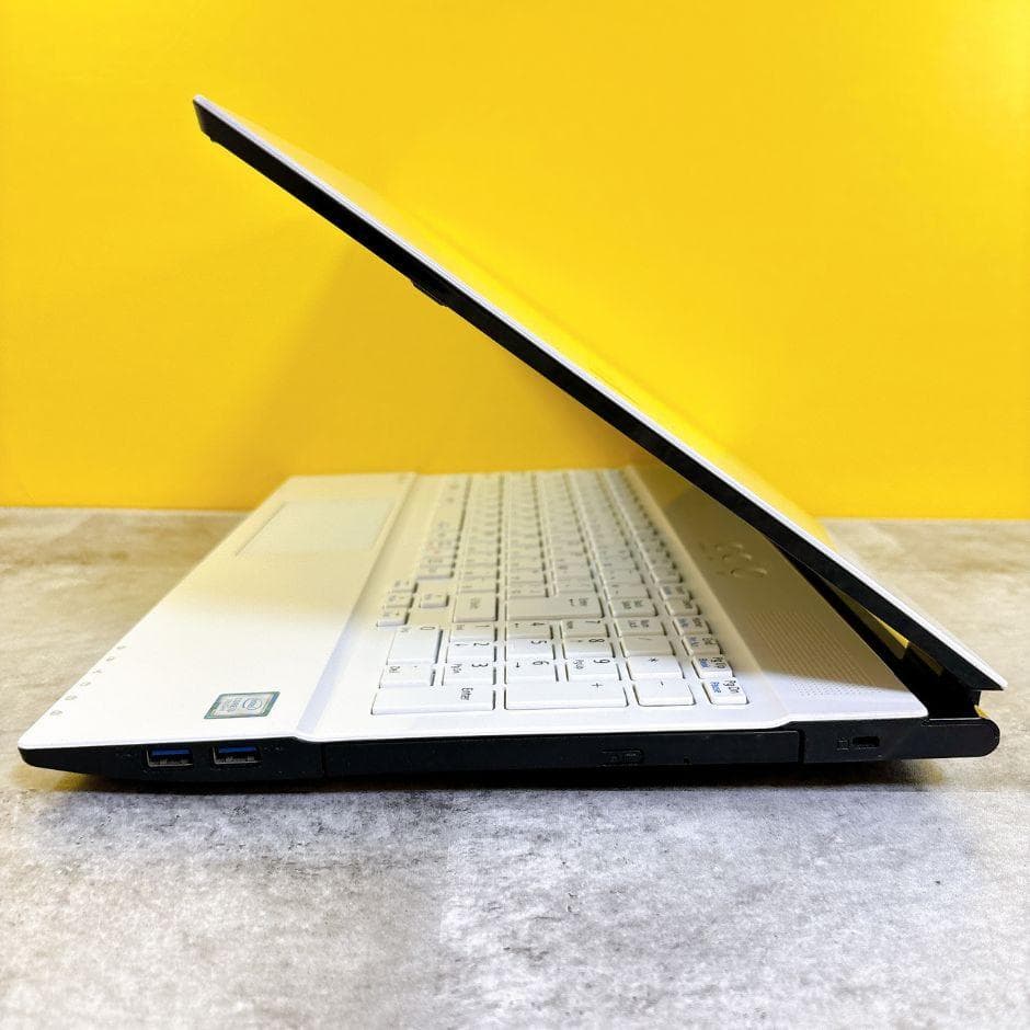 可愛い白❣カメラ付き NECすぐ使えるノートパソコン Windows11 初心者