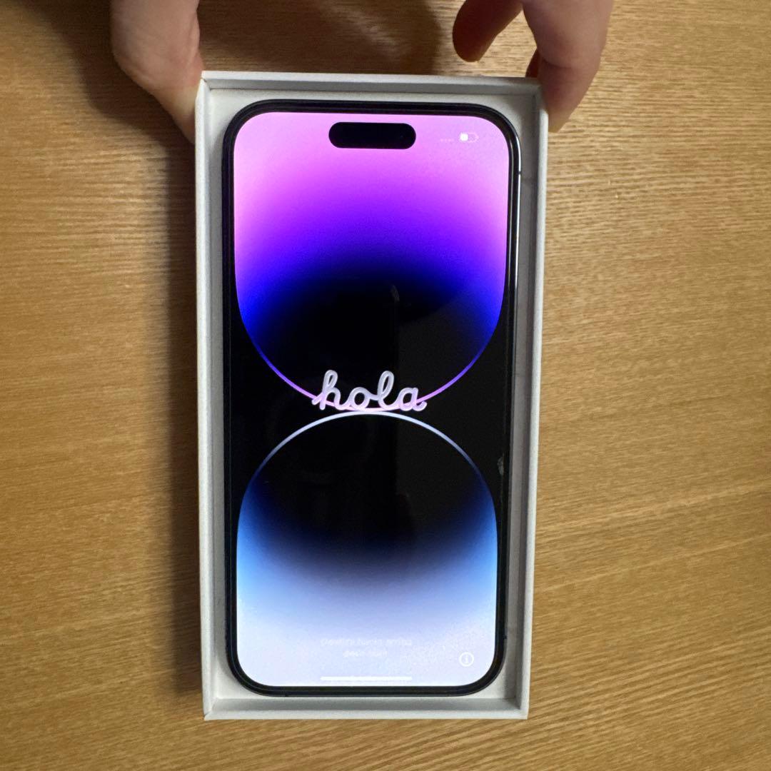 Apple iPhone 14 Pro 本体　手帳型ケース付き