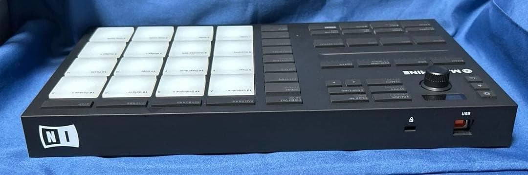 MASCHINE MIKRO MK3 本体のみ