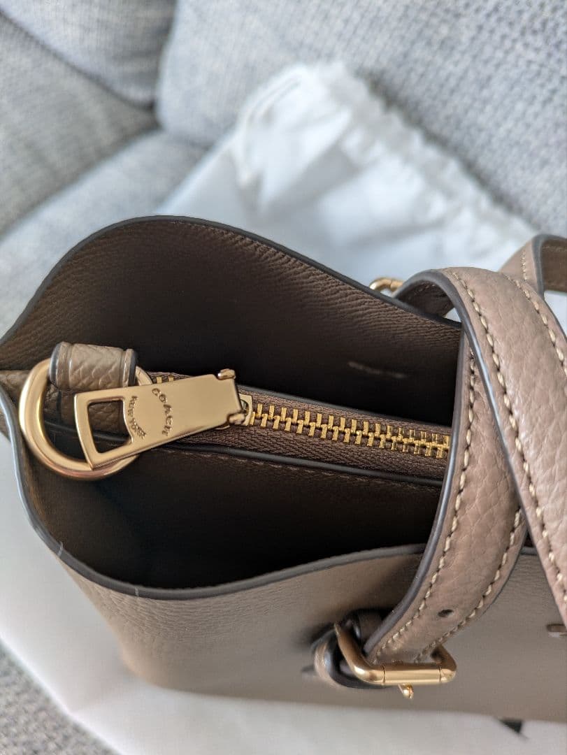 COACH ハンドバッグ、ショルダーバック　モリートート25 未使用