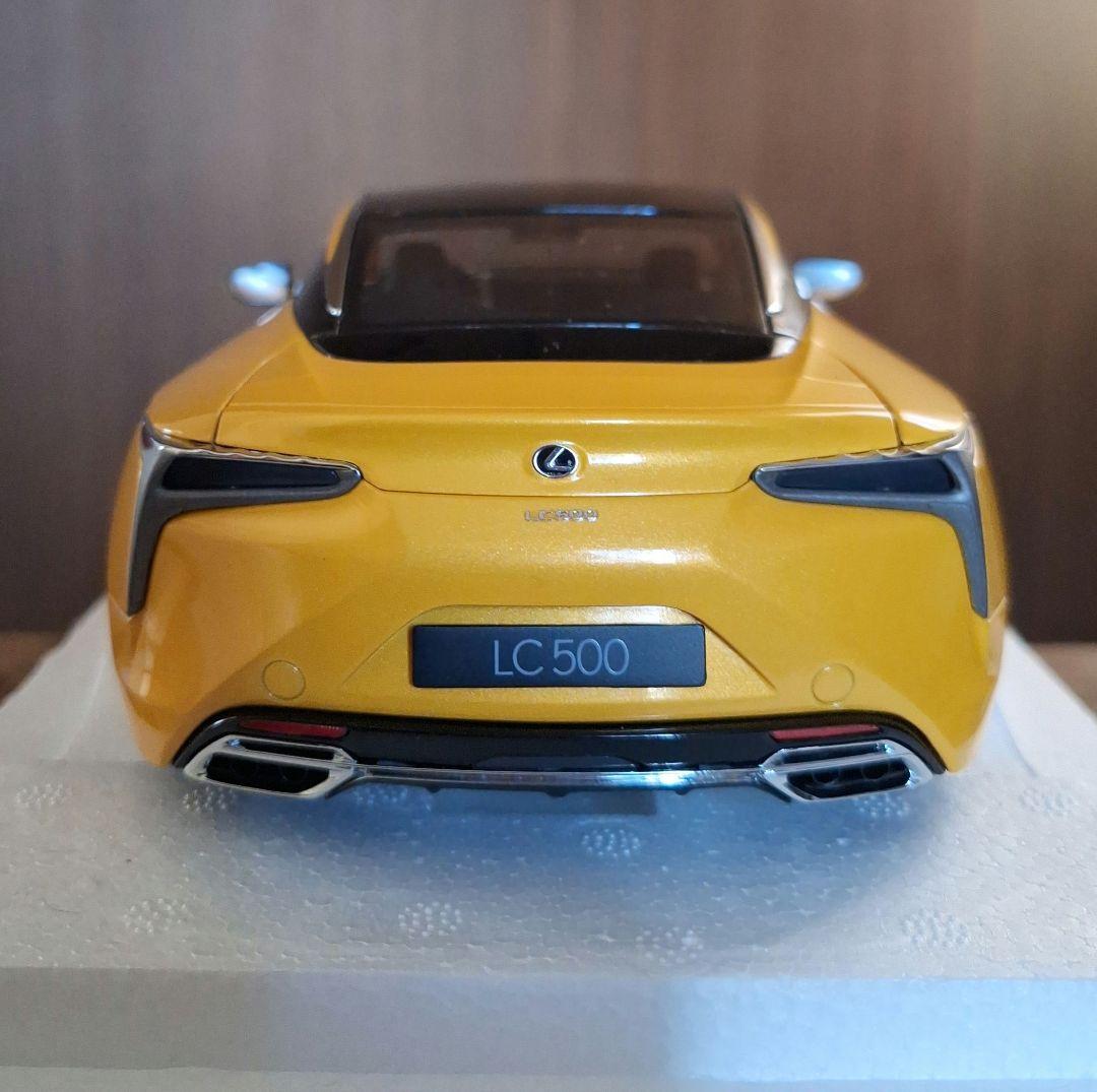 オートアート　レクサス　LC500　ミニカー　1/18