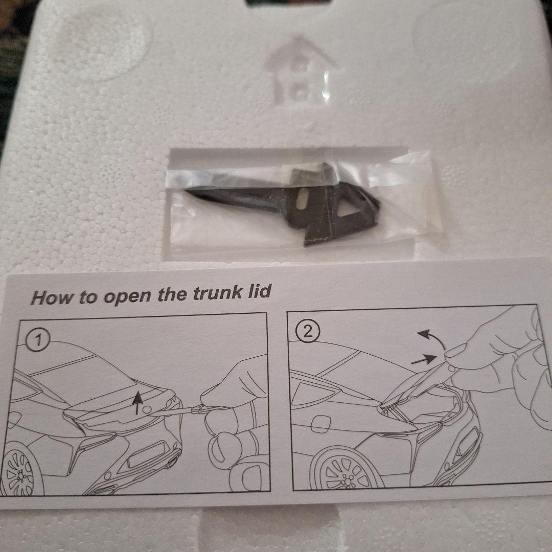 オートアート　レクサス　LC500　ミニカー　1/18