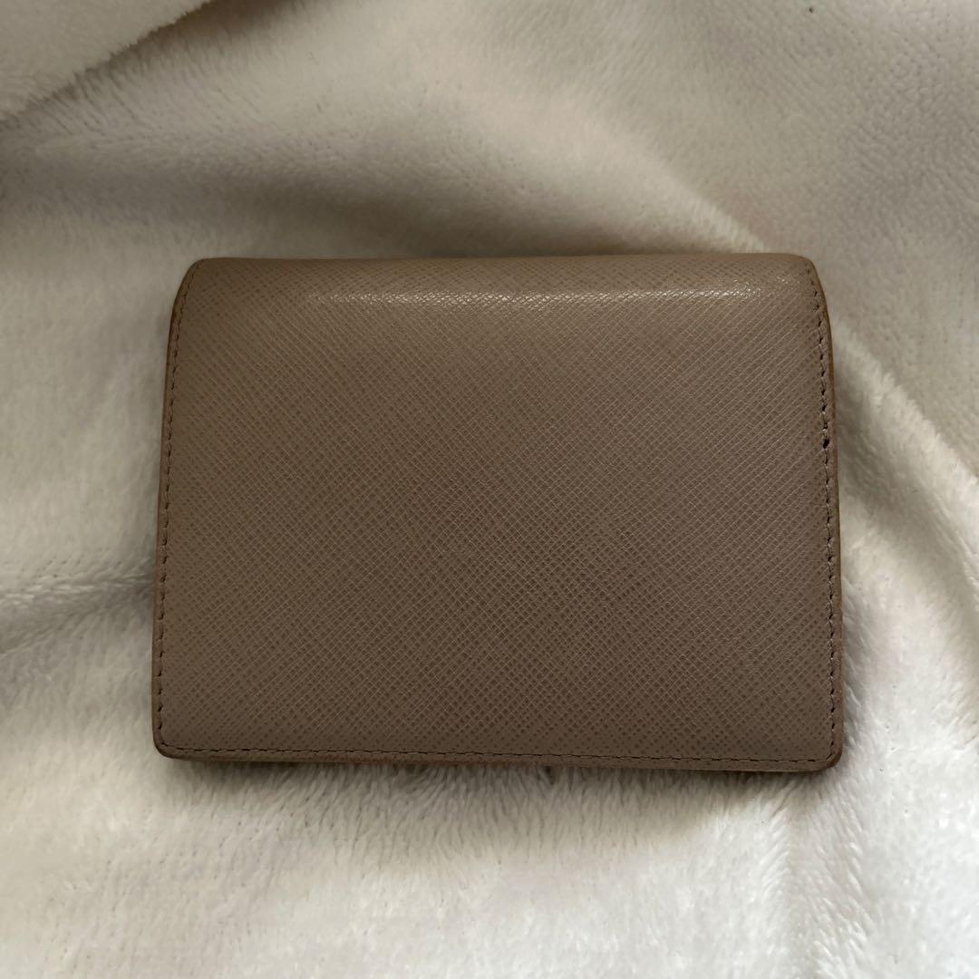 PRADA 二つ折り財布 ベージュ