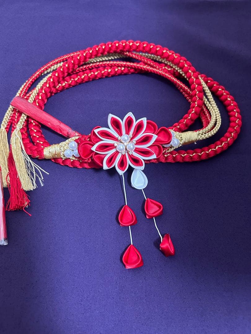 ぴよママ 黒の総絞りにレトロモダンな赤の小花　豪華成人式振袖18点