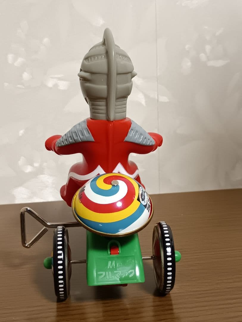 M1号　ウルトラセブン　ゼンマイ三輪車