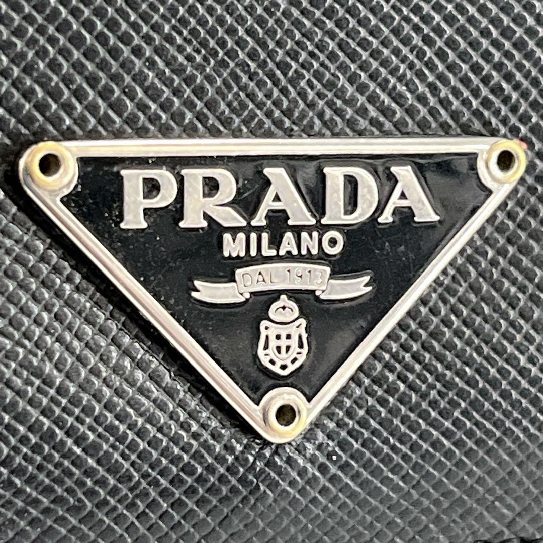 もち様　プラダ　三つ折り財布　コンパクトウォレット　三角ロゴ　サフィアーノレザー