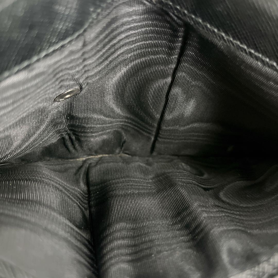 もち様　プラダ　三つ折り財布　コンパクトウォレット　三角ロゴ　サフィアーノレザー