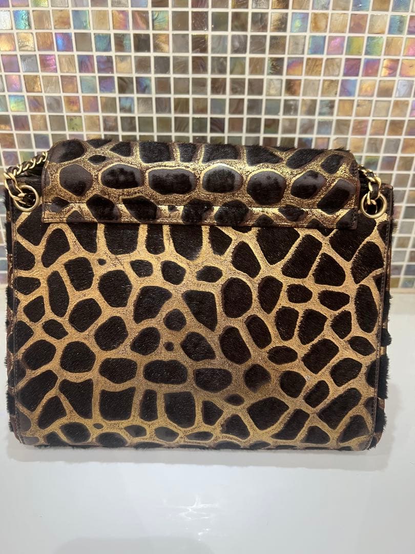 CHANELシャネル　ゴールドと黒のヒョウ柄　ショルダーバッグ　希少