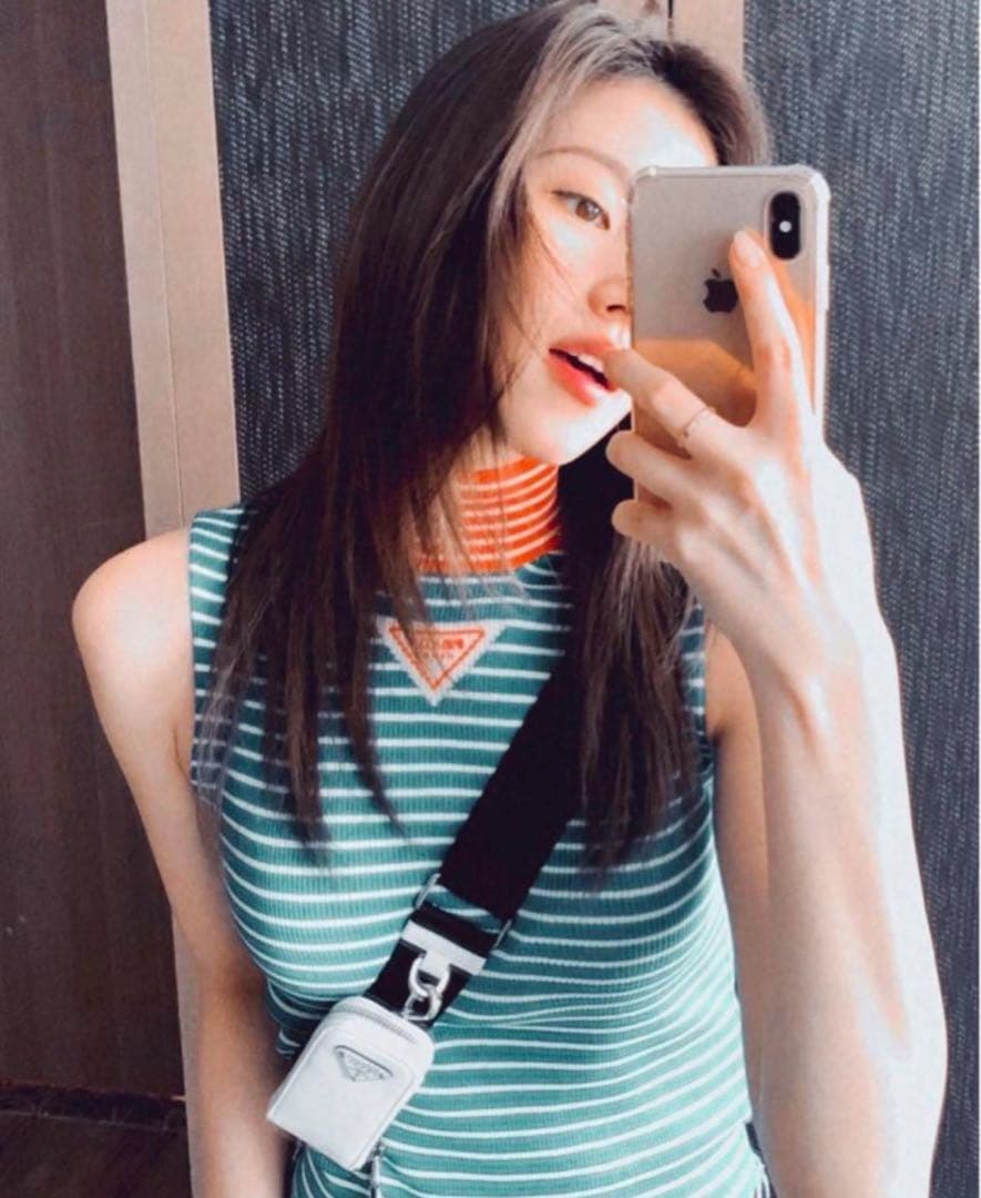 【PRADA新品】プラダボーダートップス　TWICE サナ着用