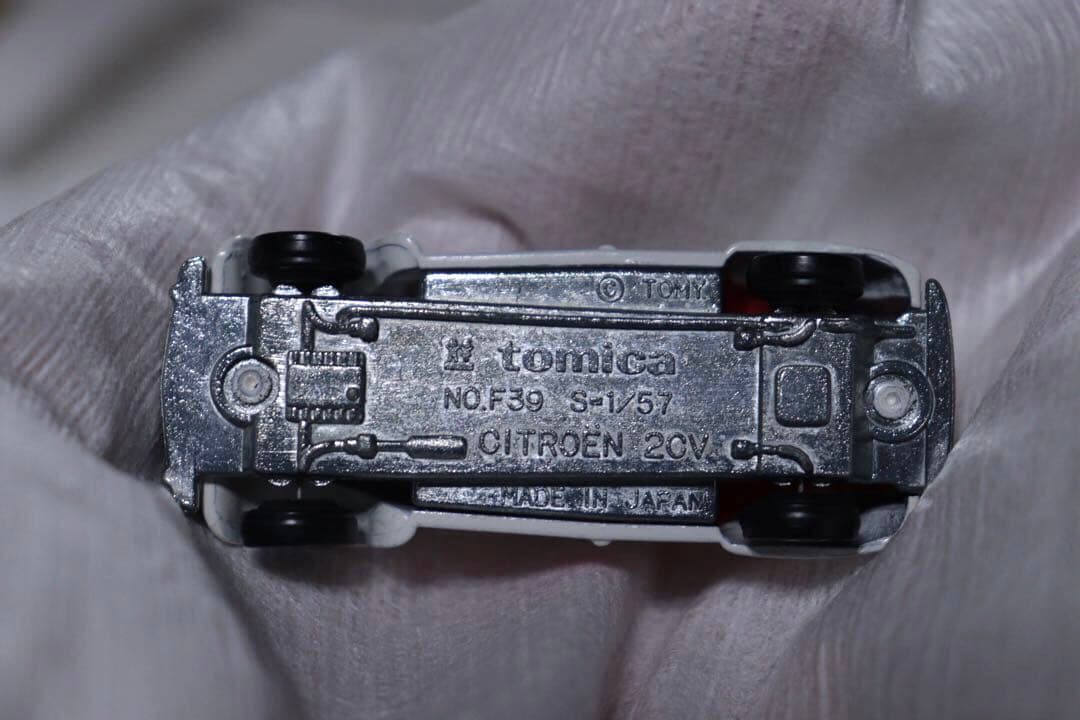 日本製　トミカ　外国車シリーズ　シトロエン　2CV NAVI F39