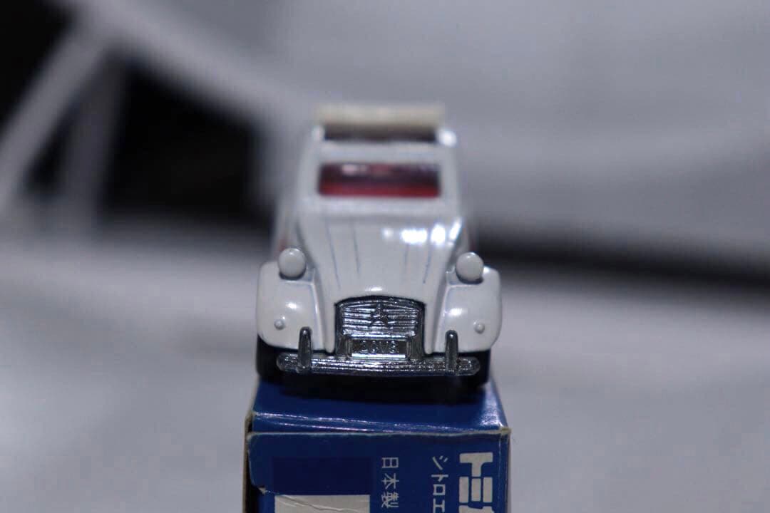 日本製　トミカ　外国車シリーズ　シトロエン　2CV NAVI F39