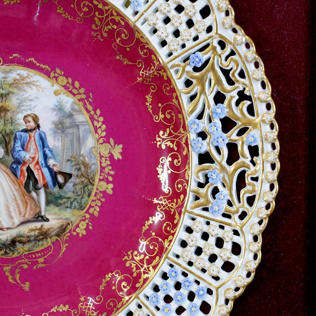 マイセン 忘れな草 透かし彫 恋人 ワトー風 飾り皿 ボタン剣 額装 １９世紀