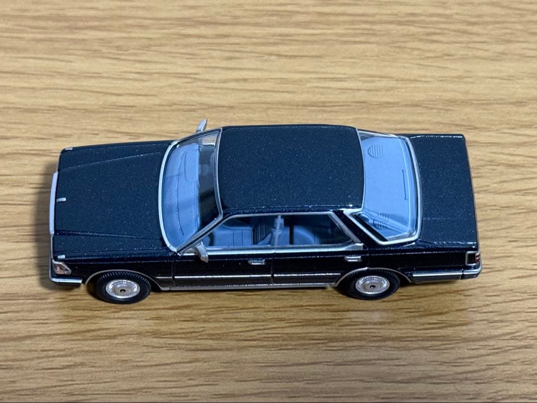 TLVN ニッサン グロリア HT V20 グランデージ 1/64 86年式