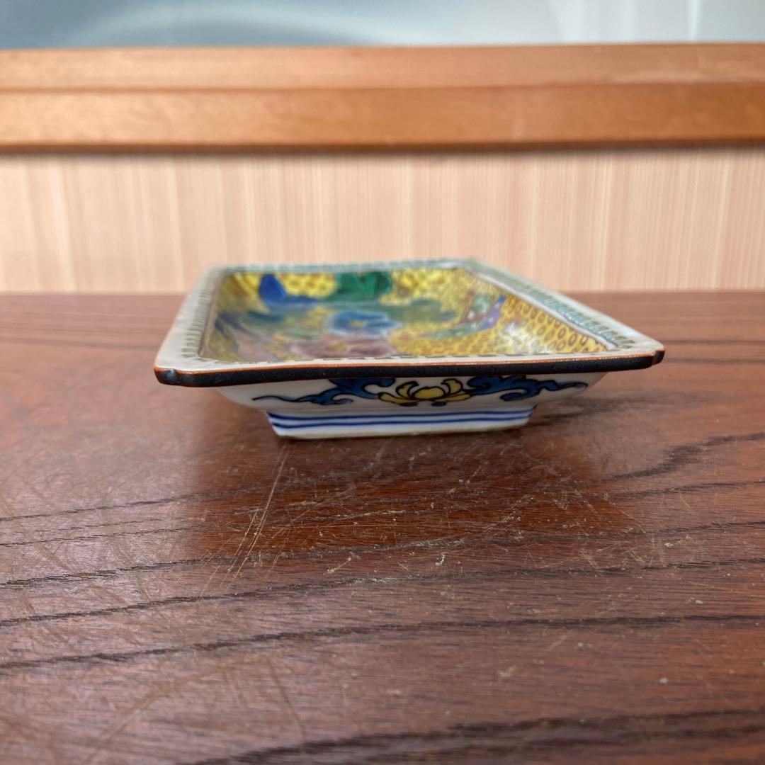 青手古九谷花に蝶の図四方皿