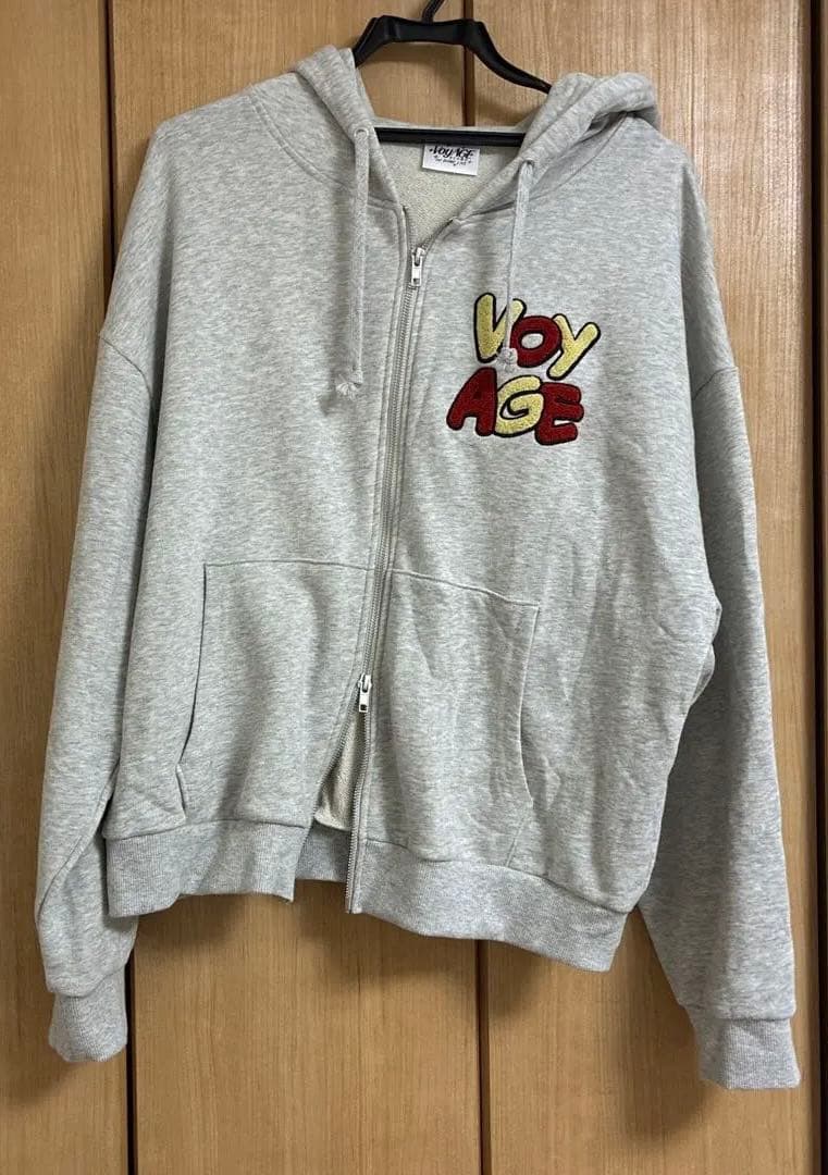 なにわ男子　VOYAGE ジップアップパーカー