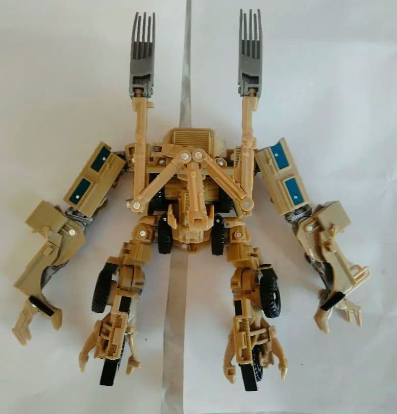 トランスフォーマー スタジオシリーズ SS-24 ボーンクラッシャー 状態良です