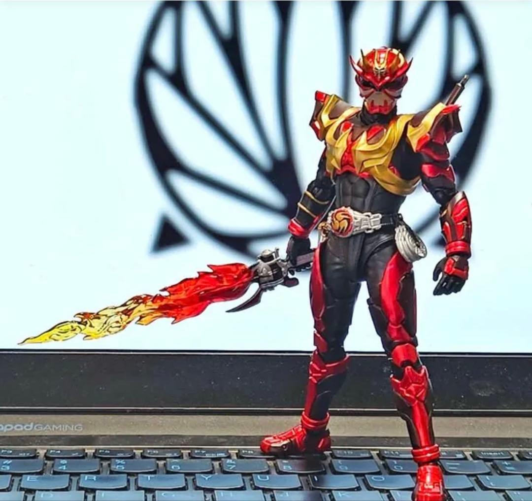 【新品】フィギュアーツ真骨彫用　仮面ライダーアームド響鬼用　炎エフェクト+手首