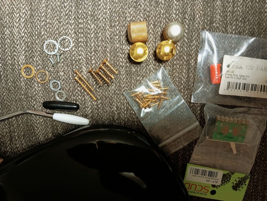 FenderSTMミディアムスケール ネック調整フレット擦合済 変えピックガード