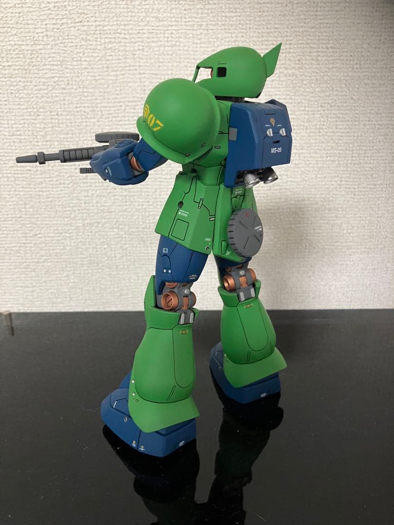 MG旧ザク　塗装済完成品