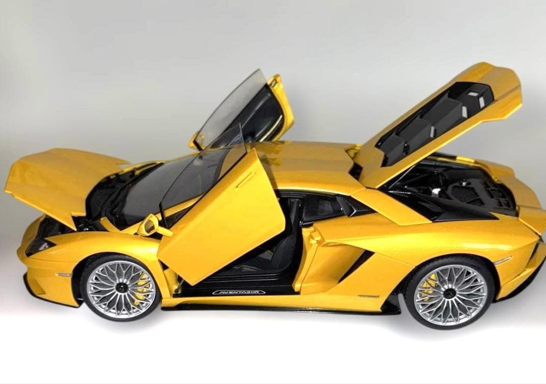 オートアート ランボルギーニ アベンタドールS 1/18