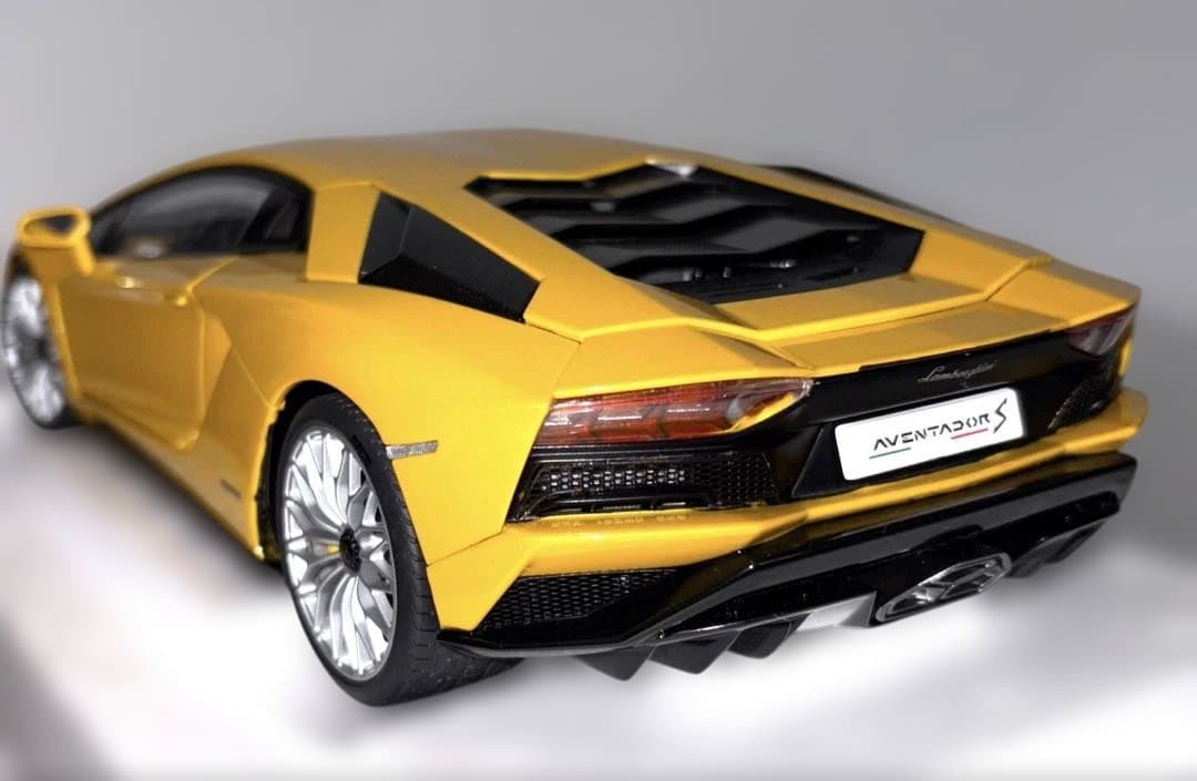 オートアート ランボルギーニ アベンタドールS 1/18