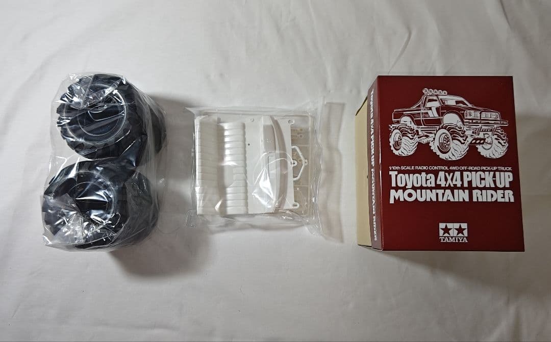 タミヤ　トヨタハイラックスマウンテンライダー 限定品　※未組立超美品！！