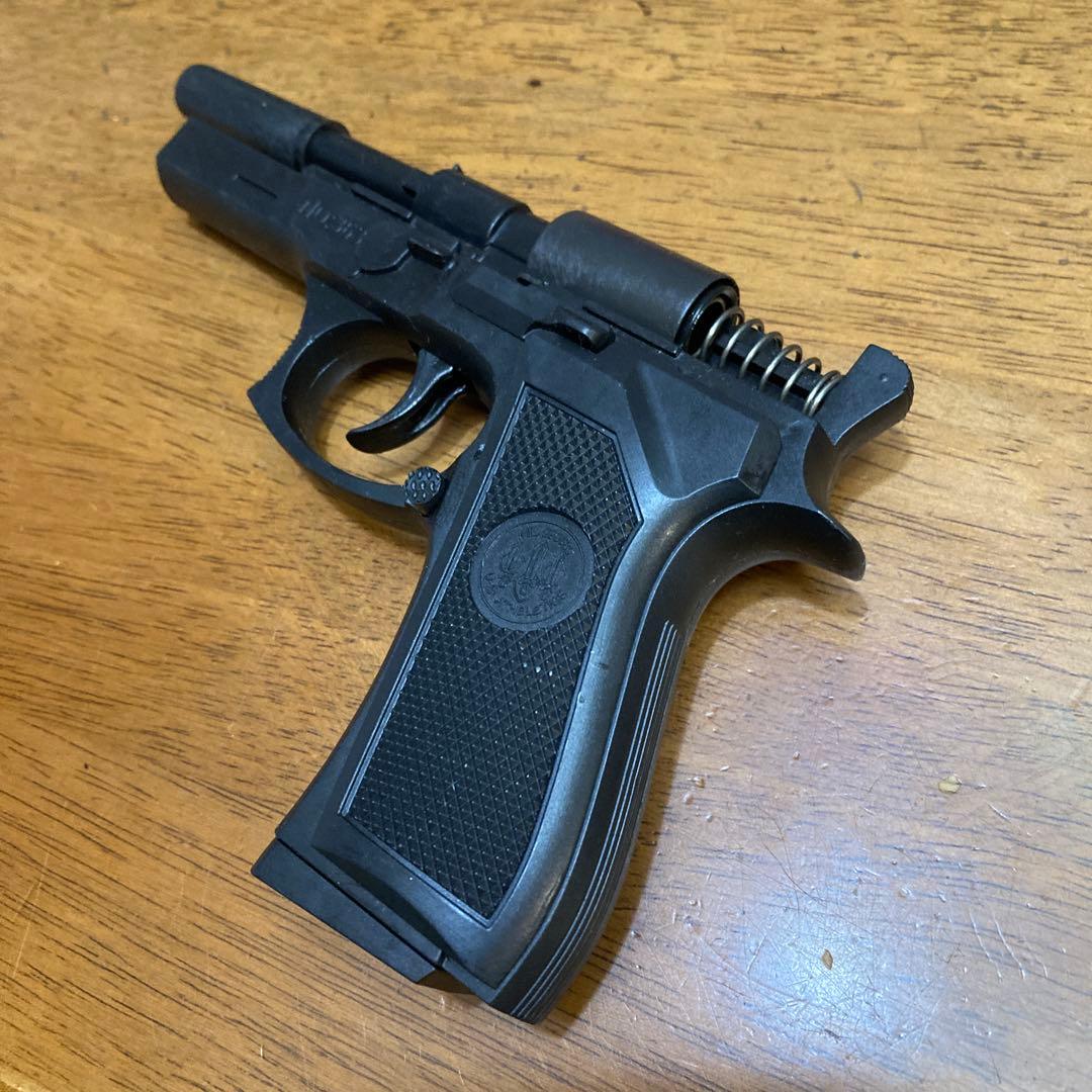 おもちゃ　プラ製　ブラックハンドガンモデル