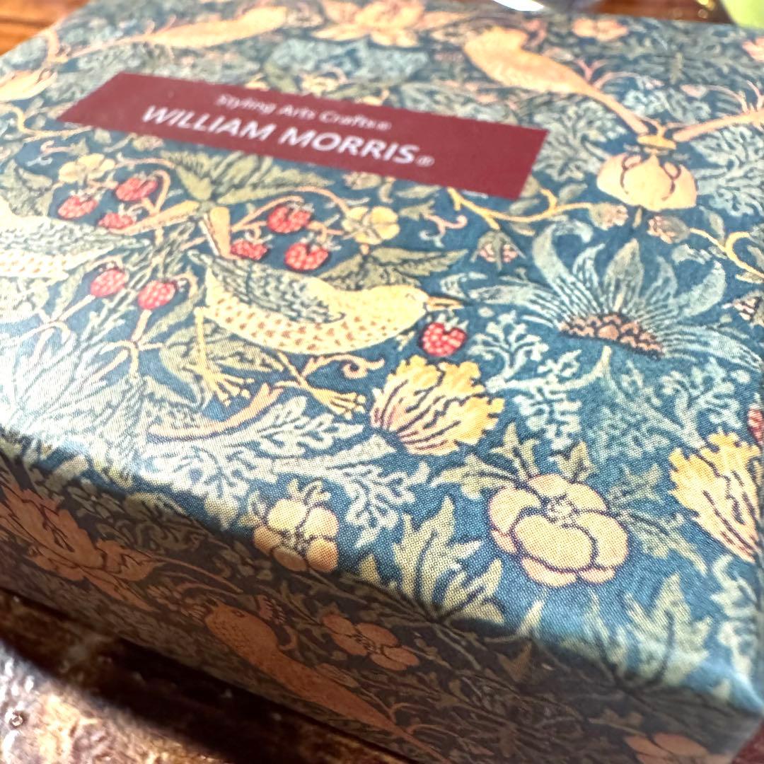 碌山 ウィリアム・モリスいちご泥棒ペンダントブローチ（ガーネット）