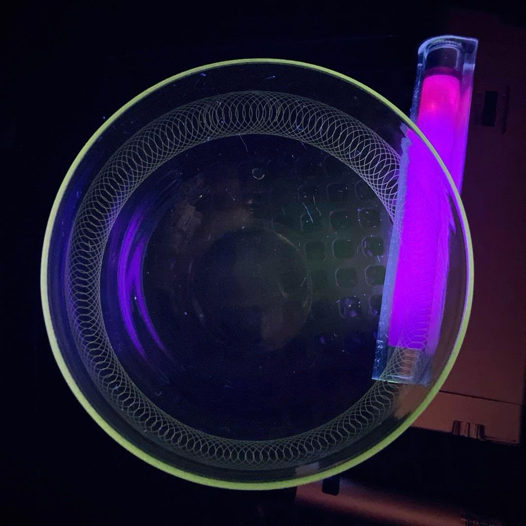 骨董　時代ガラス　グラヴィール技法　薄張りガラス　碗型　ボウル　ウランガラス１客