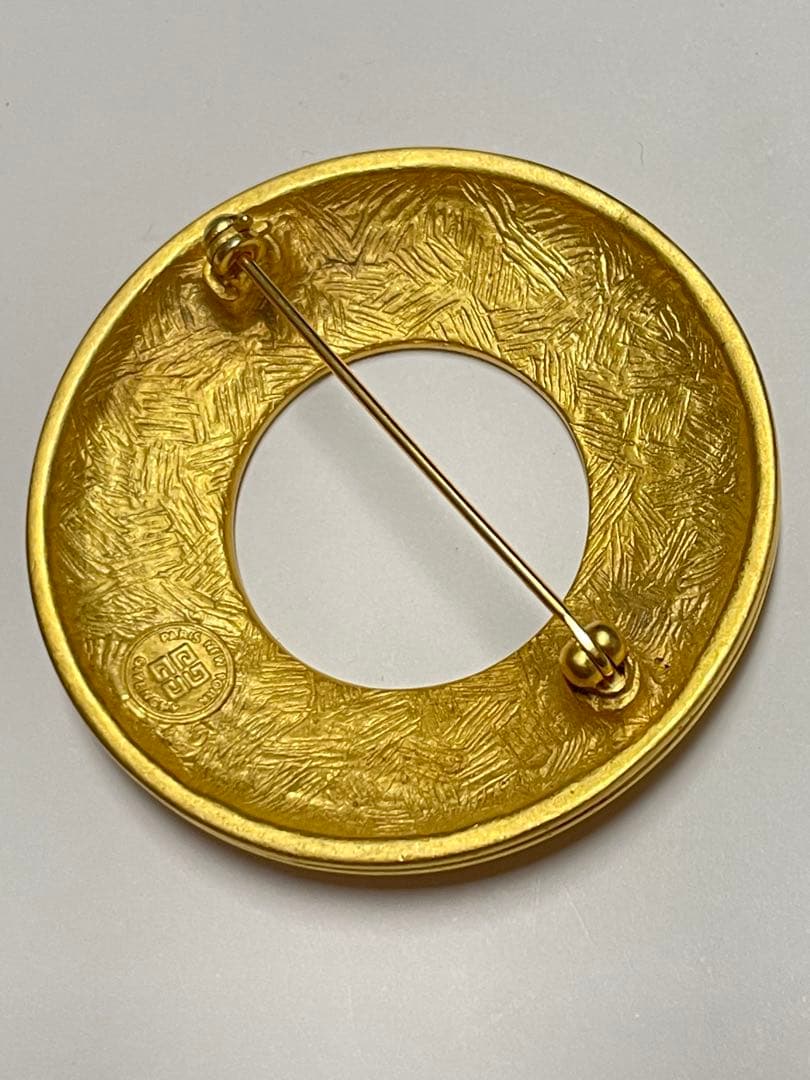 【美品】GIVENCHYジバンシー ブローチ　❤︎