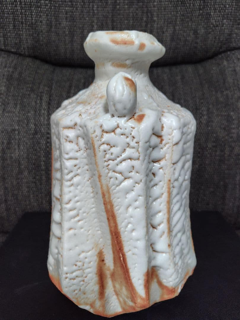 加藤豊久（土代久）　志野　花入　花器　花瓶　高さ26センチ