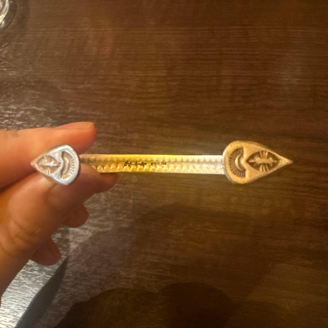 ライルセカテロ　バングル