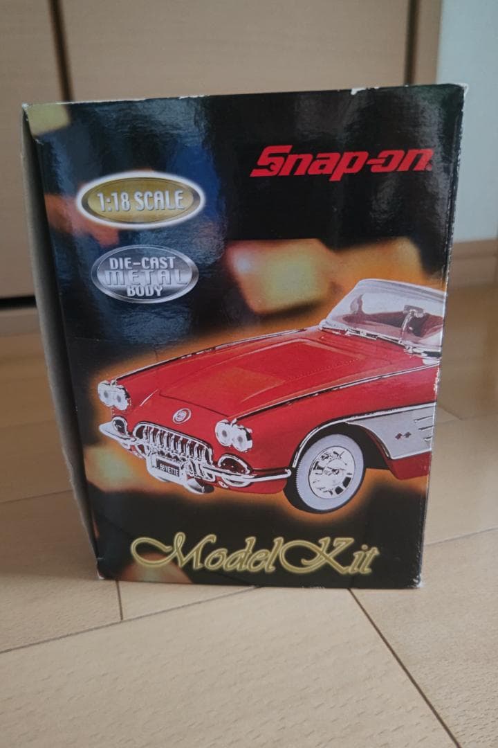 スナップオン　1:18サイズミニカー