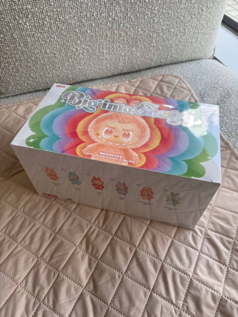 POPMART THE MONSTERS BIG INTO ENERGY ラブブ