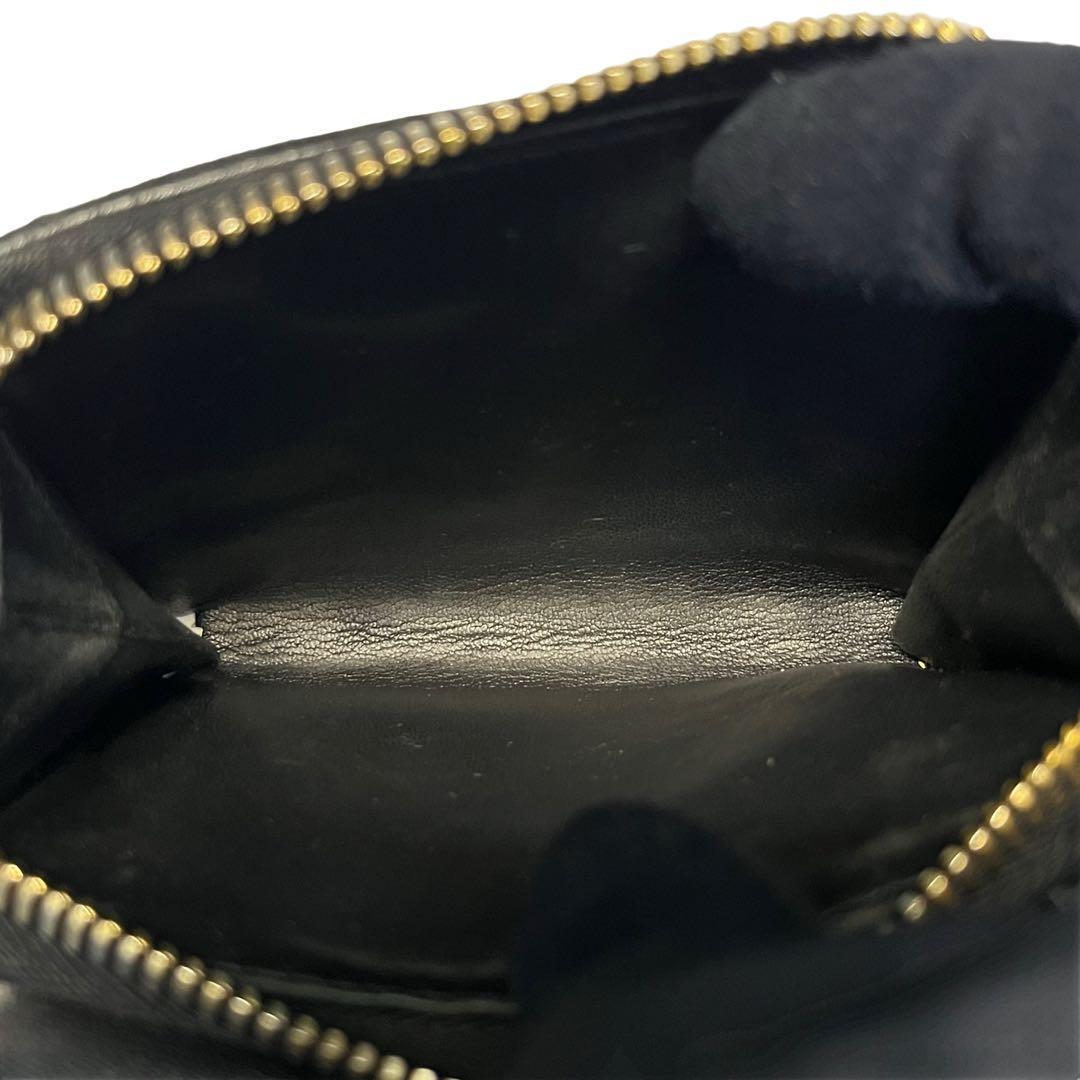 希少✨ミュウミュウ 二つ折り財布 マテラッセ レザー ロゴ金具 ブラック 黒