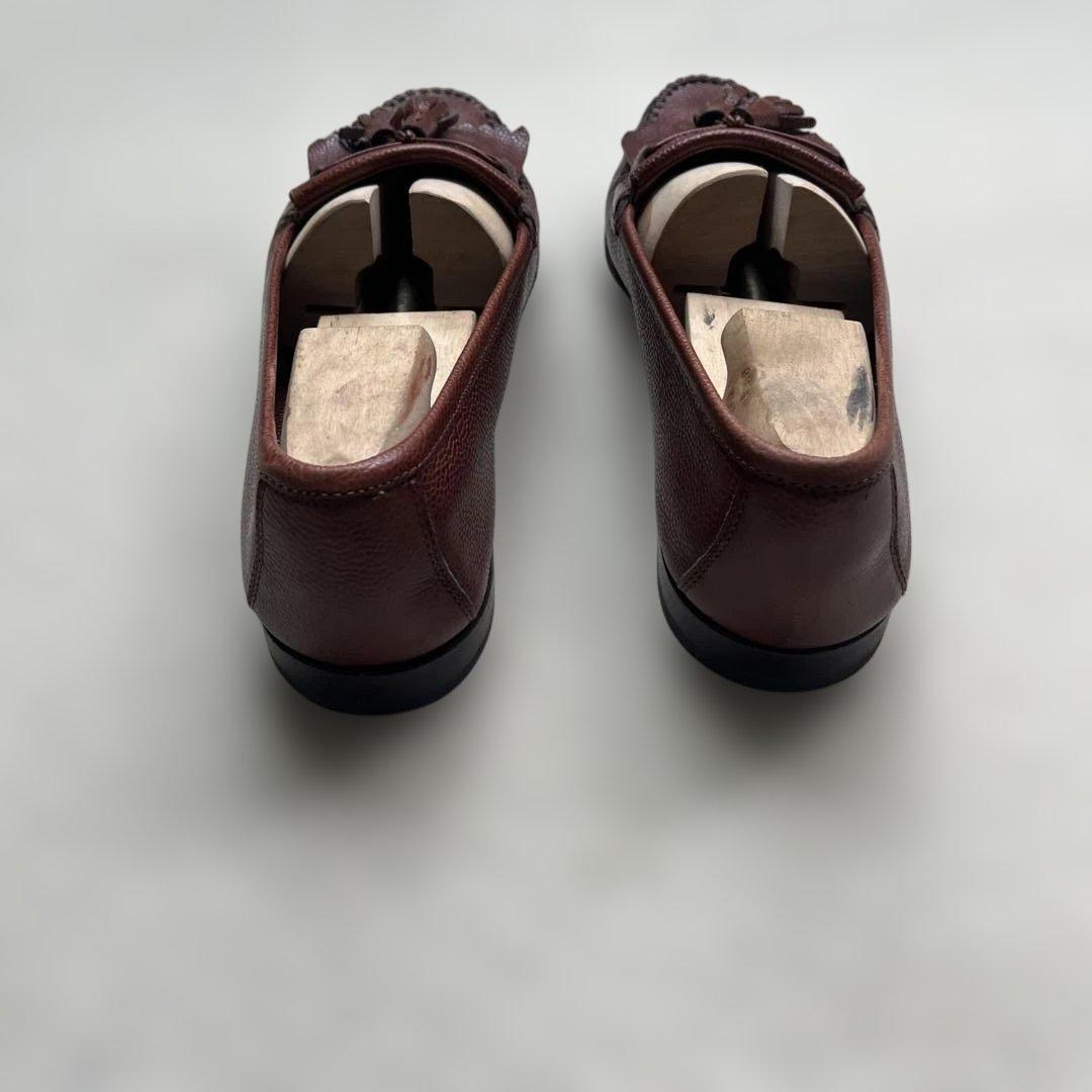 フェラガモ ダークブラウン タッセル付きレザー モカシン