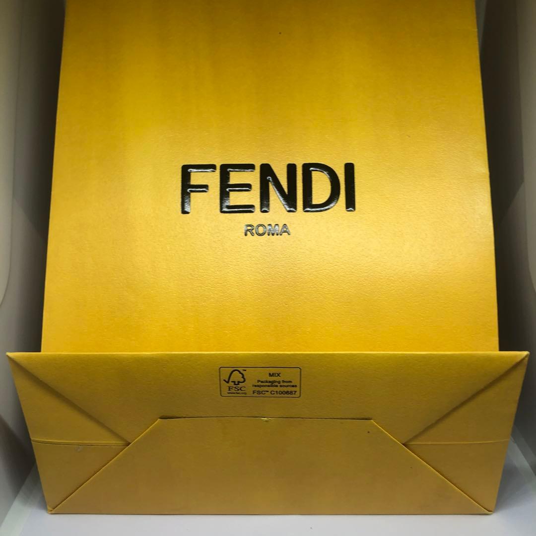 【値下げ⭕️】FENDI フェンディ エフイズ 二つ折り財布 ブラック
