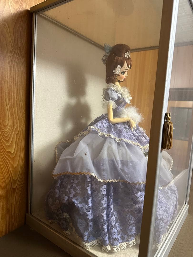 フランス人形　ガラスケース入