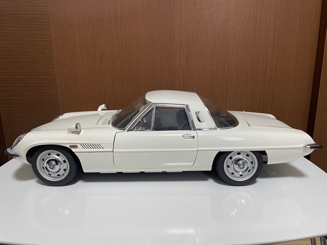 デアゴスティーニ マツダ コスモスポーツ 完成品 エンブレム付