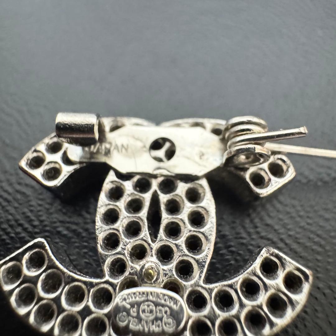 CHANEL シャネル ブローチ パンチング シルバー 小物 レディース