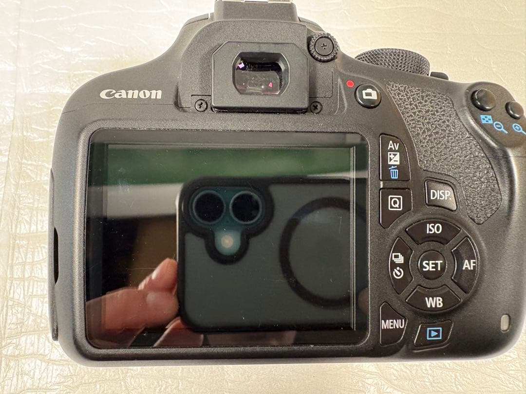 Canon EOS Kiss X70 デジタル一眼レフカメラ