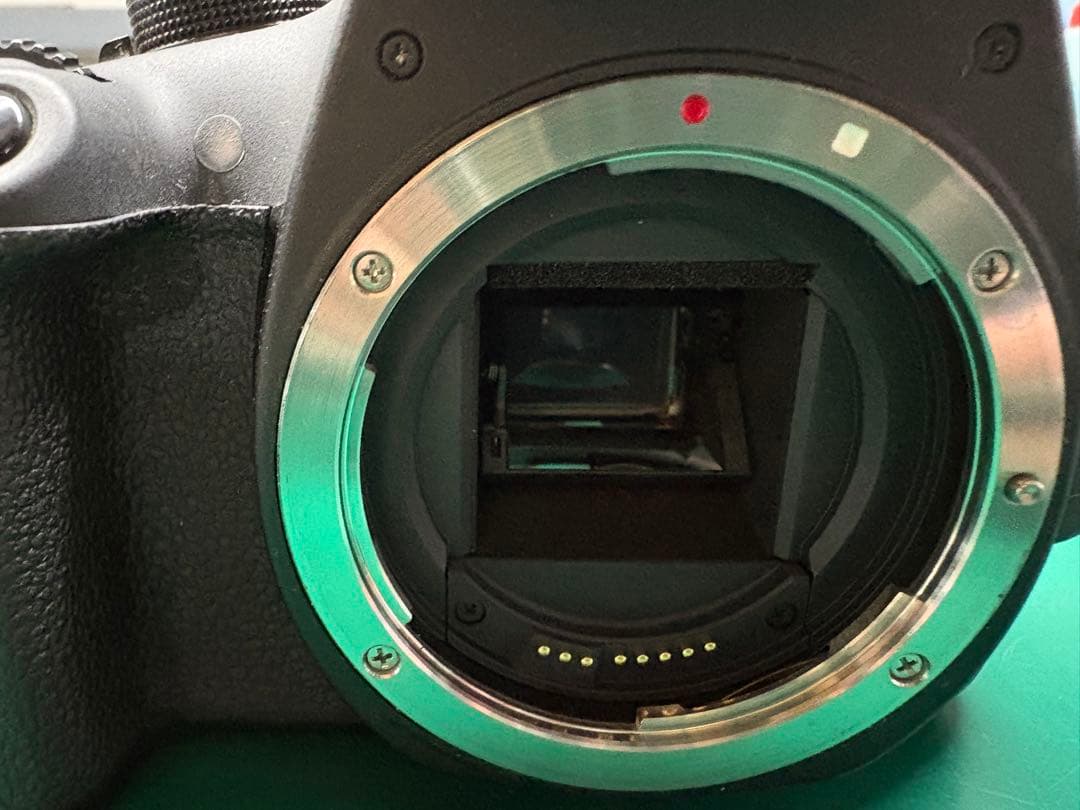 Canon EOS Kiss X70 デジタル一眼レフカメラ