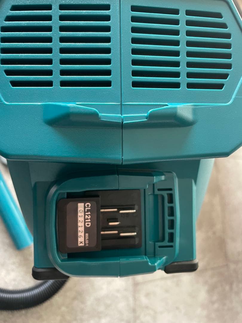 Makita CL121D 充電式掃除機 バッテリー充電器付　美品　マキタ掃除機