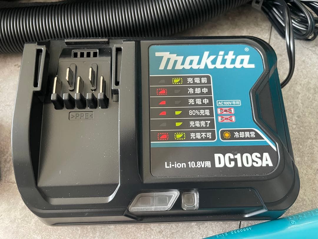 Makita CL121D 充電式掃除機 バッテリー充電器付　美品　マキタ掃除機