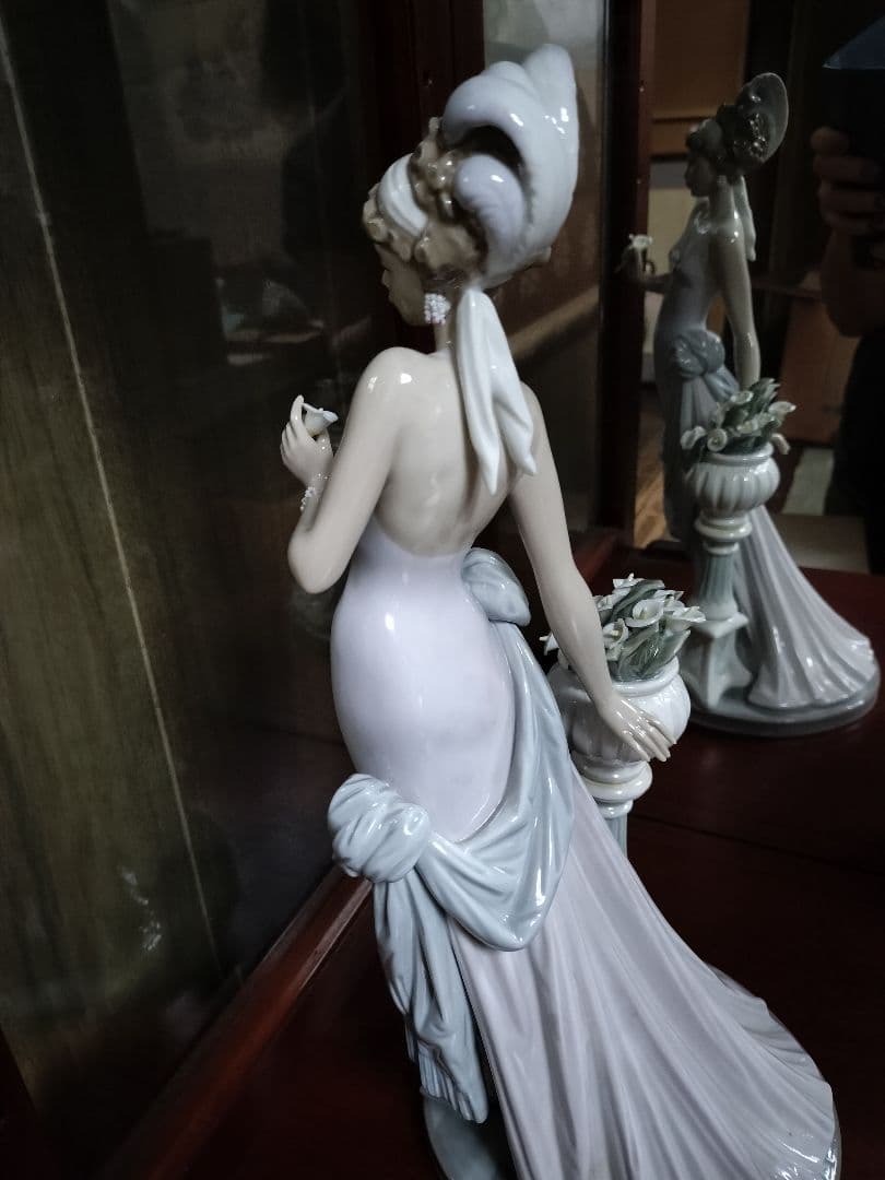 【専用です！】【欠けあり】リヤドロ　大型　 陶器人形　貴婦人　No.5377